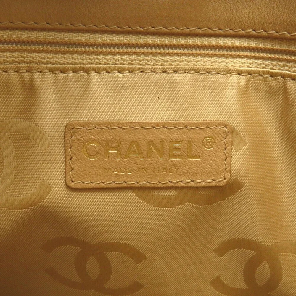 Authentic Matelasse Leather Handbag - Picture 7 of 15